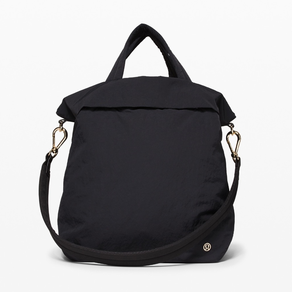 Lululemon On My Level Bag 19L in BLACK!